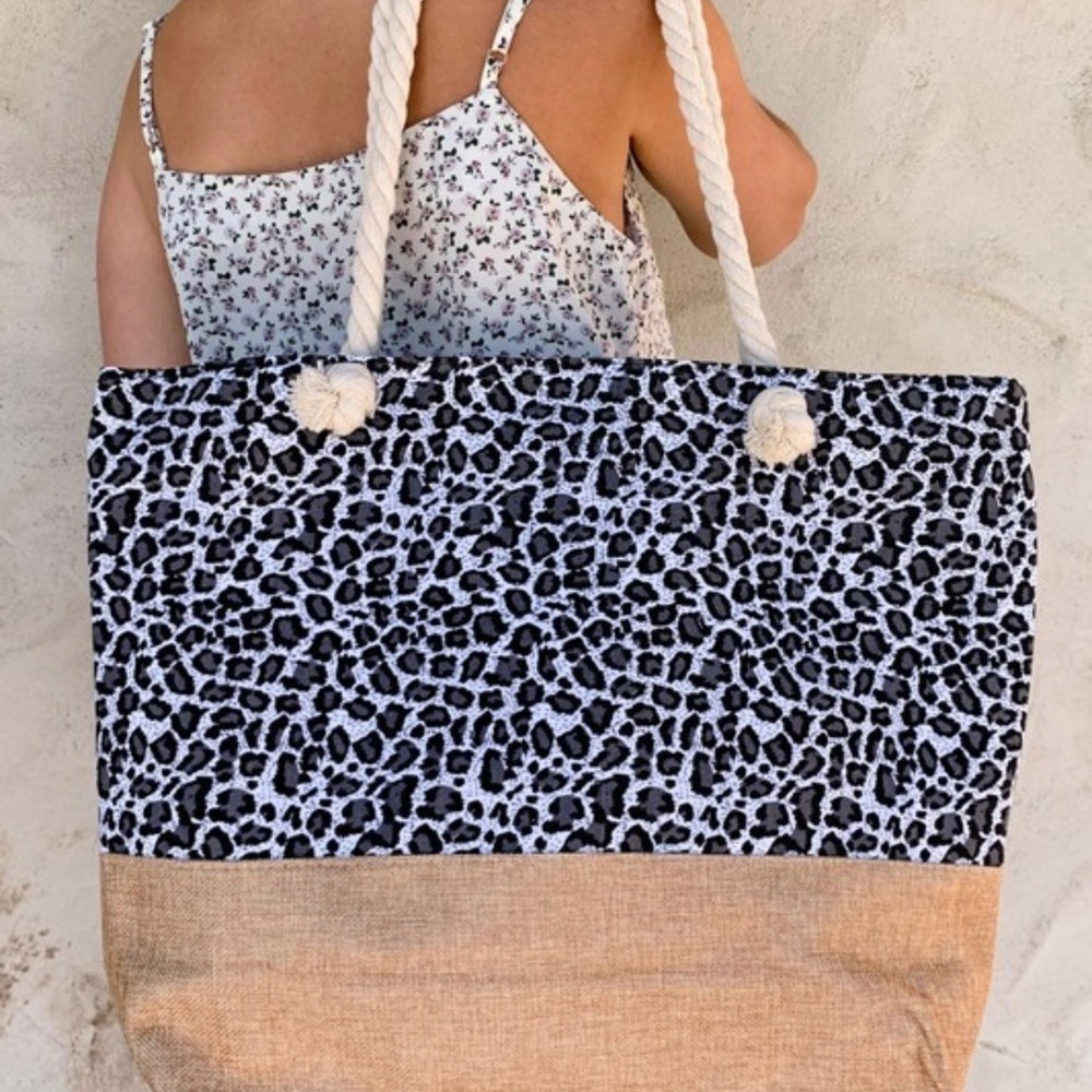 Ready for the 🏖 Beach/Pool. Leopard Canvas Totes - Picture 4 of 7